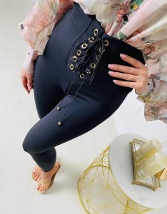 Legginsy firmy  La Diva wiązany przód 